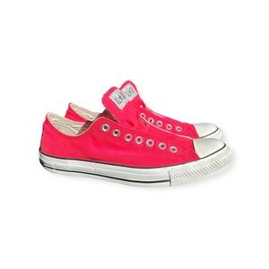 CONVERSE ALL STARS Slip Ons in Hot Pink